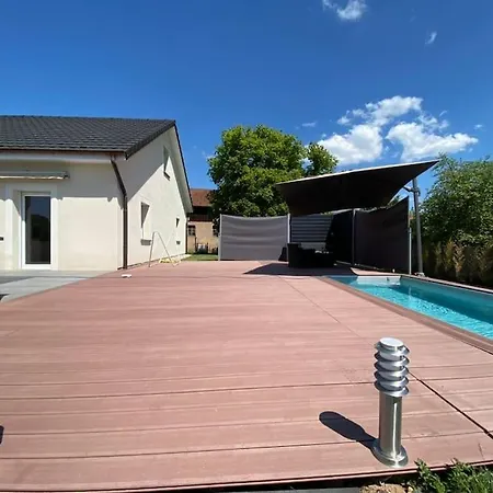 140 M2, Et Piscine Chauffee فيلة Étival-Clairefontaine