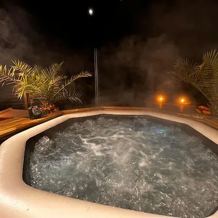 140 M2, Et Piscine Chauffee